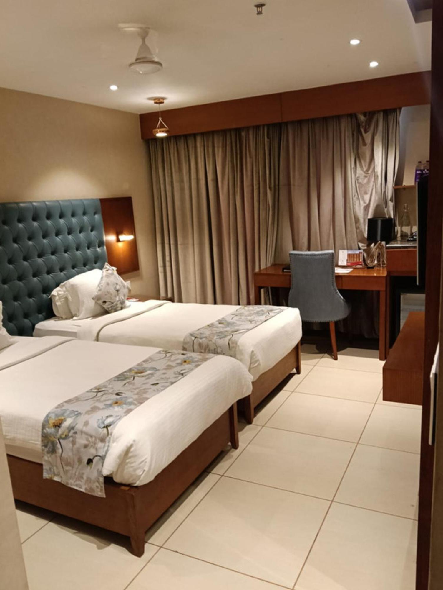 Sk Lords Inn Ahmadábád Exteriér fotografie